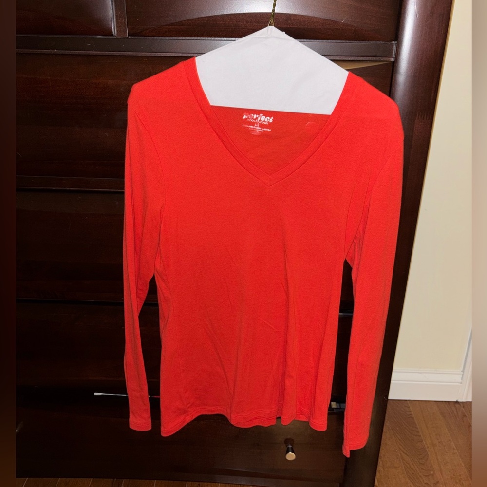 Old Navy Women's Bright Red Long Sleeve V-Neck Tee